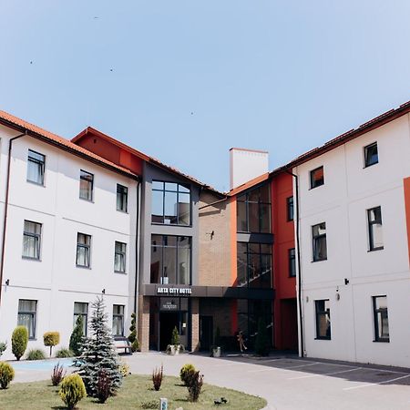 Arta City Hotel Yavoriv  Extérieur photo