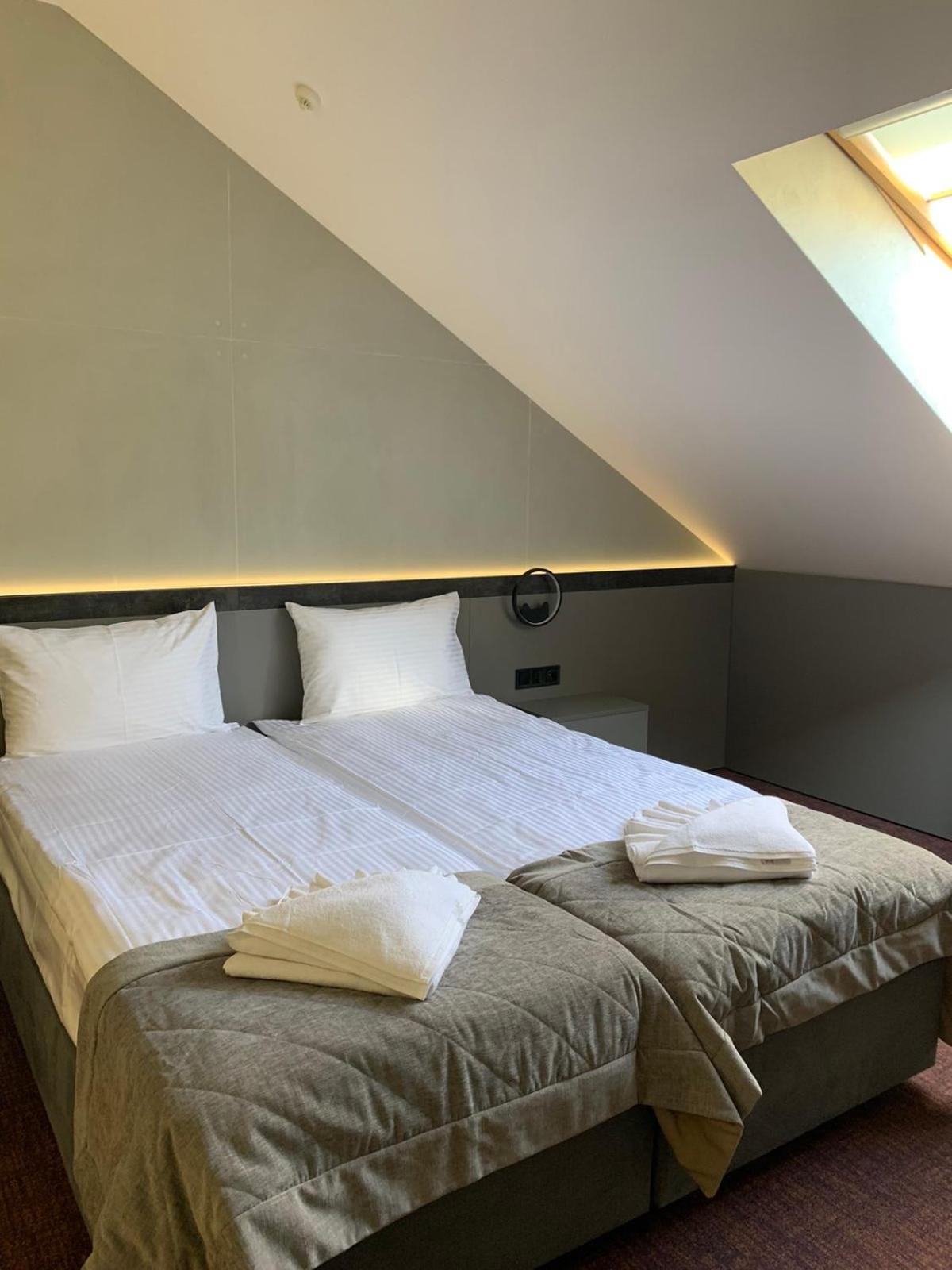Arta City Hotel Yavoriv  Extérieur photo