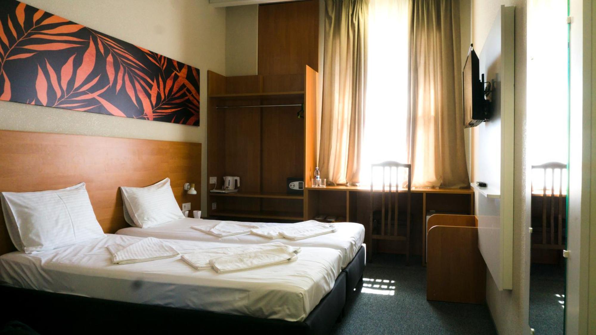 Arta City Hotel Yavoriv  Extérieur photo