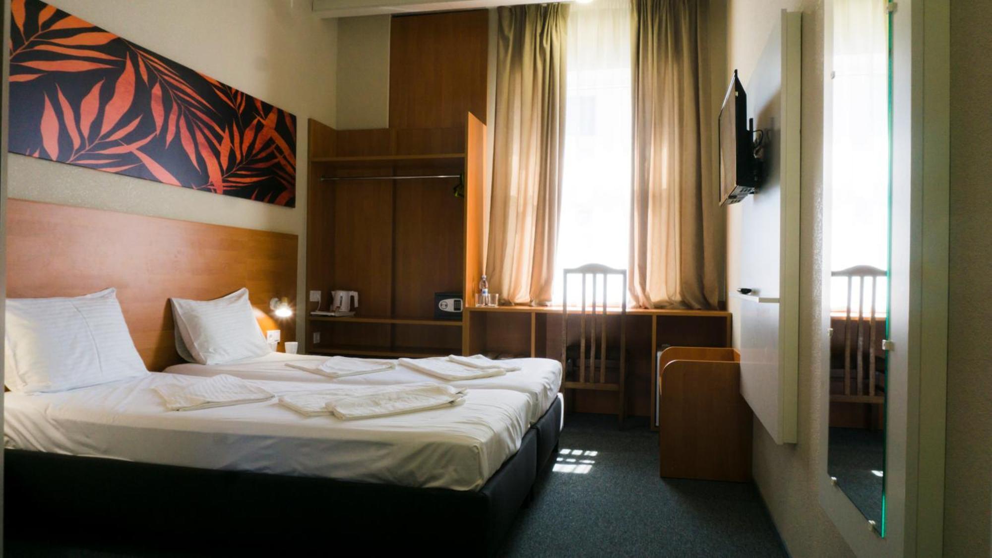 Arta City Hotel Yavoriv  Extérieur photo